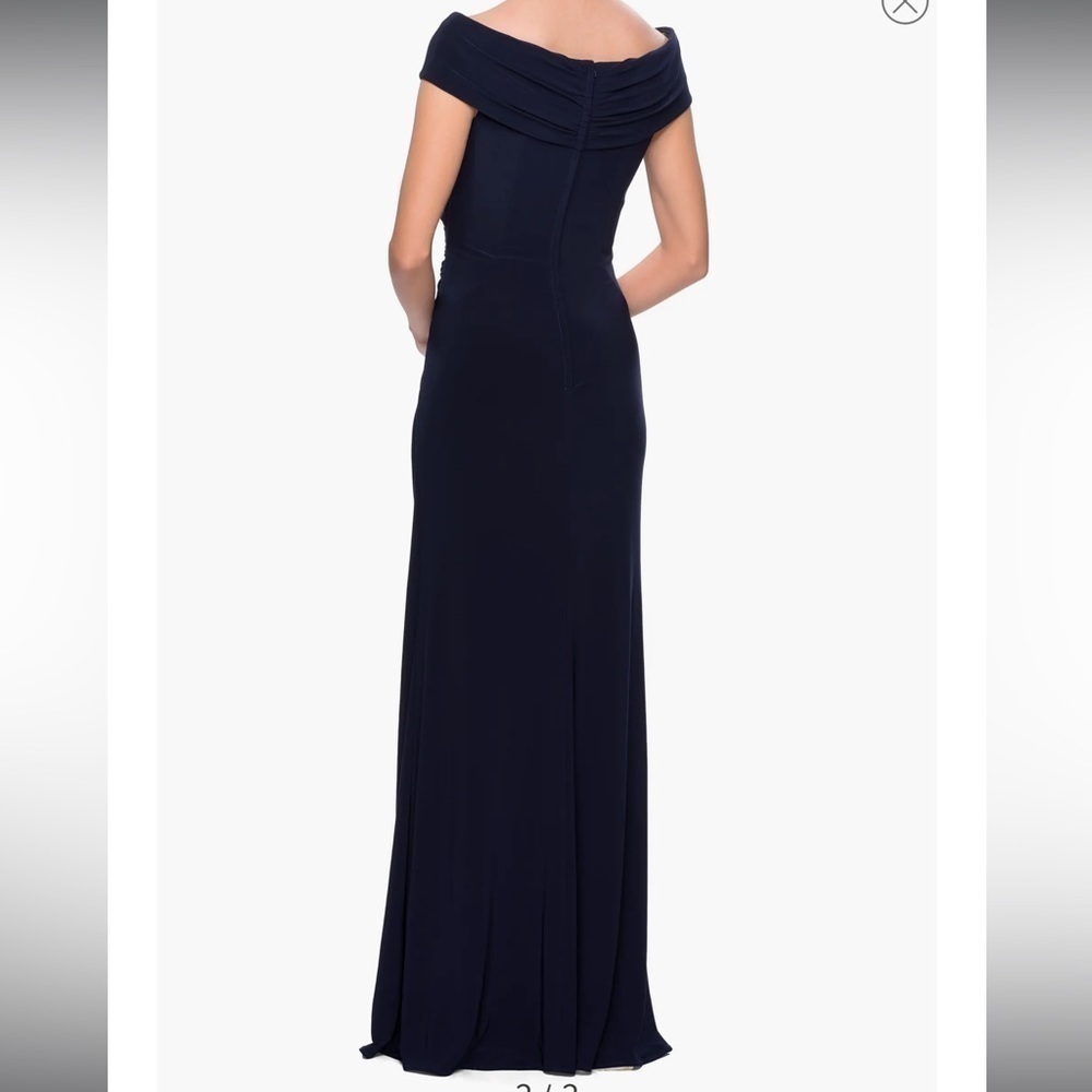NWOT La femme Ruched Surplice Jersey Gown off shoulder size 6 navy - Picture 4 of 7